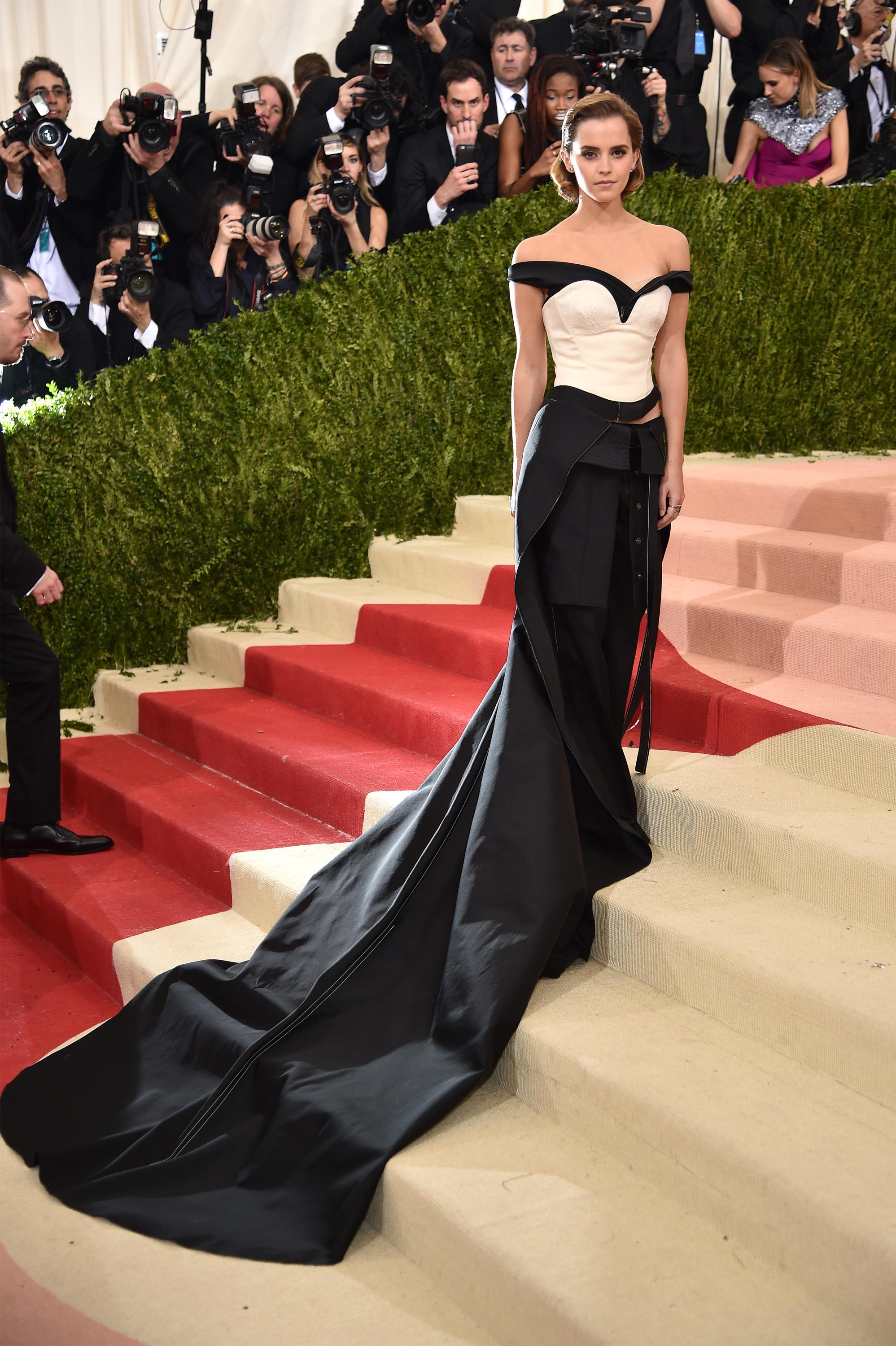 Taylor Swift Nails It As Met Gala Co-Chair in Louis Vuitton - Go Fug  Yourself