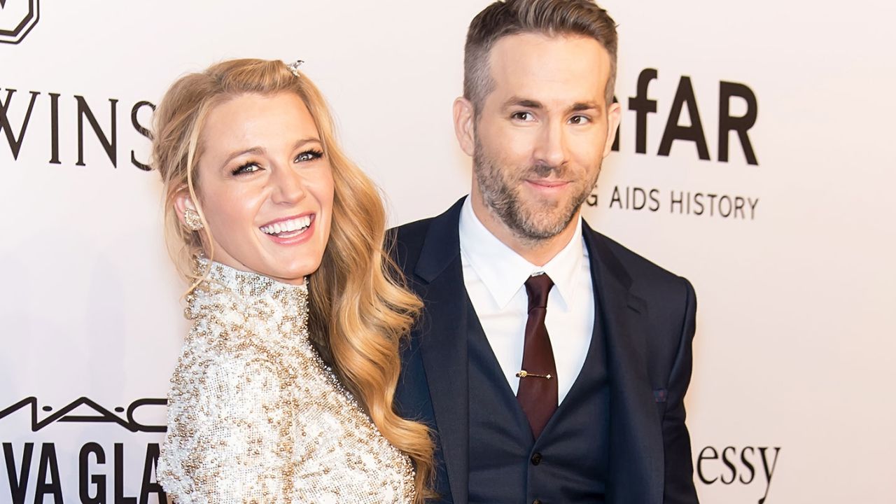 Ryan Reynolds Bakes Valentines Day Instagram Cake For Blake Lively 