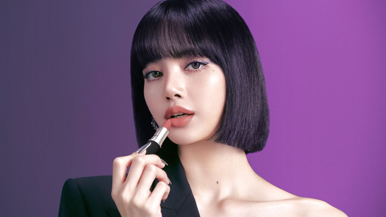 BLACKPINK Star Lisa Is The New Face Of MAC & Cue Blinks Losing It