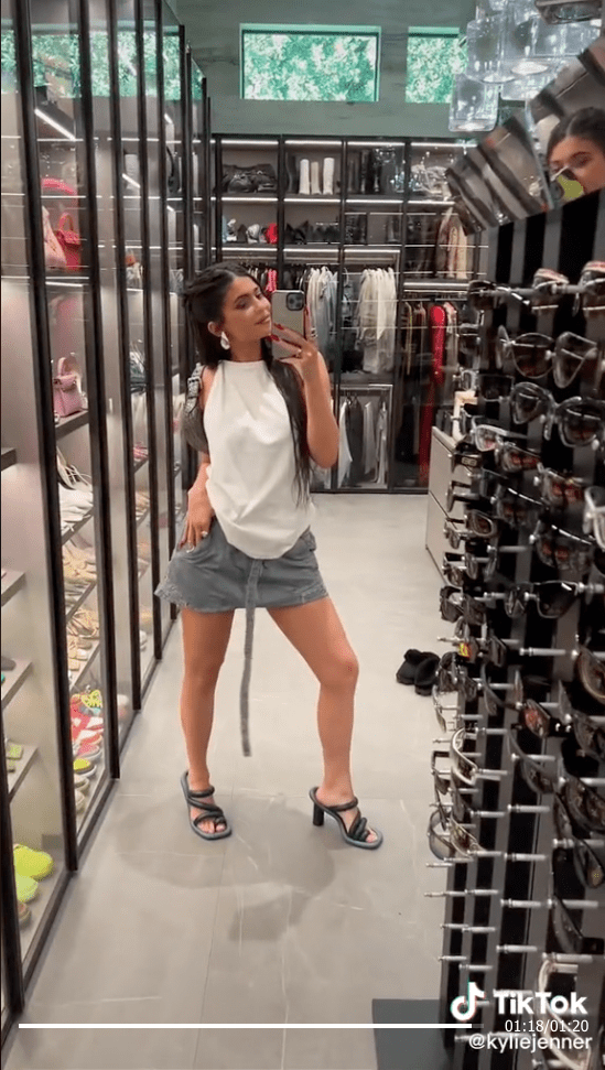 Kylie Jenner takes fans on a tour of her incredible accessories closet