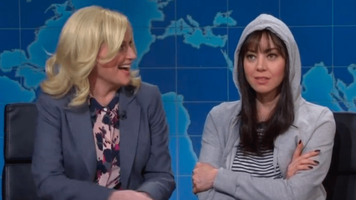 Aubrey Plaza & Amy Poehler Reprise Parks And Recreation Roles On SNL
